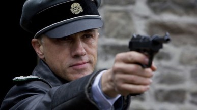 Böse Miene, keine Spur von Skrupel: Die Rolle als Hans „Judenjäger“ Landa in <strong>Quentin Tarantinos Inglourious Basterds</strong> bringt <strong>Christoph Waltz</strong> über ein Dutzend Auszeichnungen ein, darunter der Oscar. Der große Durchbruch! (Universal Pictures) Böse Miene, keine Spur von Skrupel: Die Rolle als Hans „Judenjäger“ Landa in <strong>Quentin Tarantinos Inglourious Basterds</strong> bringt <strong>Christoph Waltz</strong> über ein Dutzend Auszeichnungen ein, darunter der Oscar. Der große Durchbruch! (Universal Pictures)