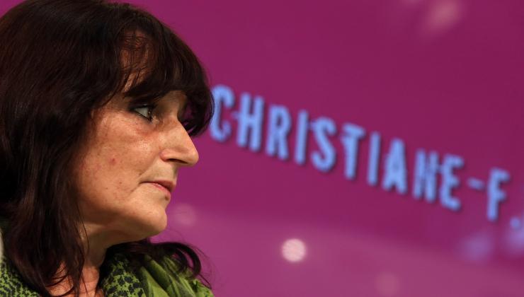 Die erwachsene Christiane F. auf einer Buchpräsentation