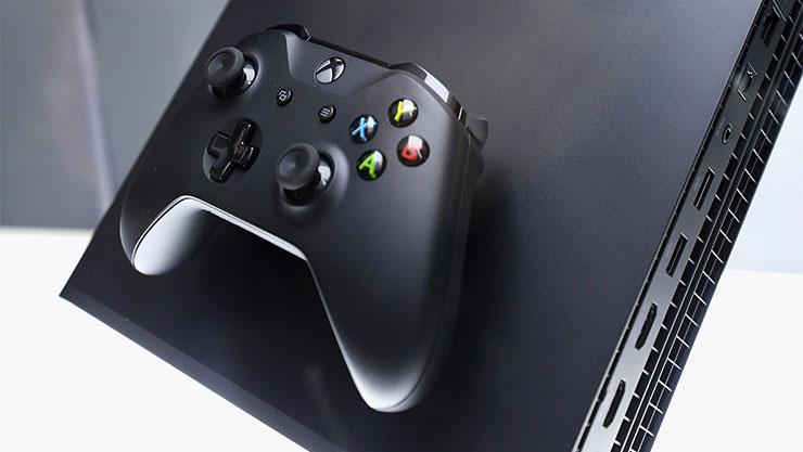 Die Xbox One X im Unboxing-Video